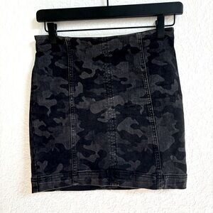 Free people, black camo denim skirt
